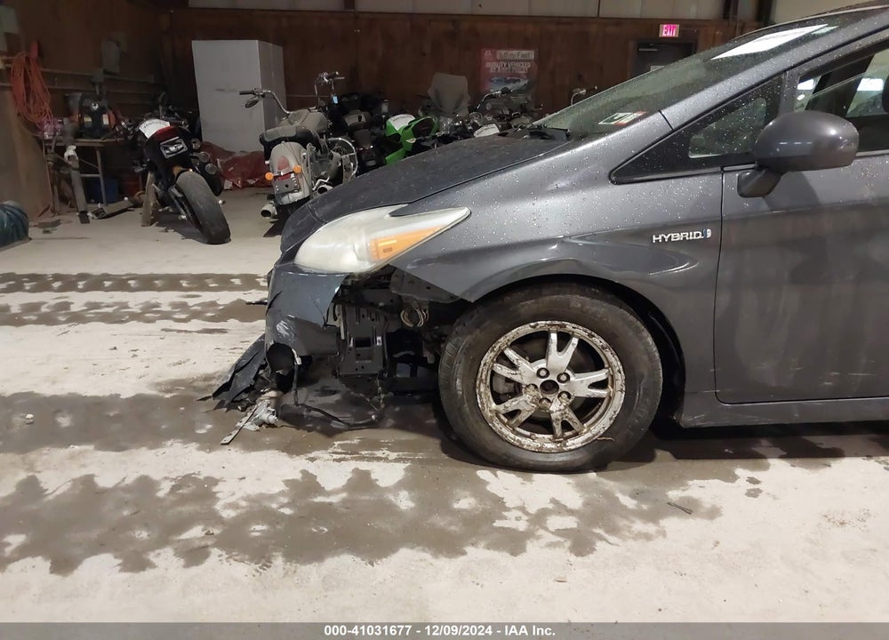 2011 TOYOTA PRIUS THREE VIN: JTDKN3DUXB5298670