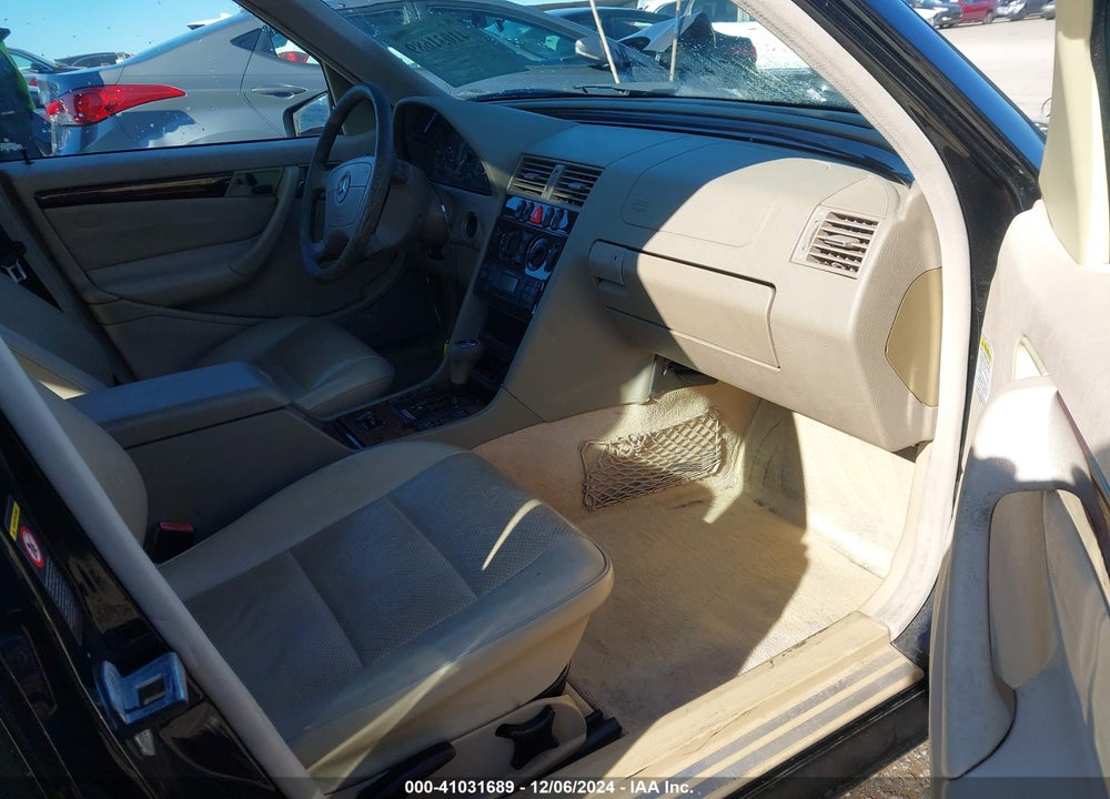 2000 MERCEDES-BENZ C 230 KOMPRESSOR VIN: WDBHA24G4YA841228