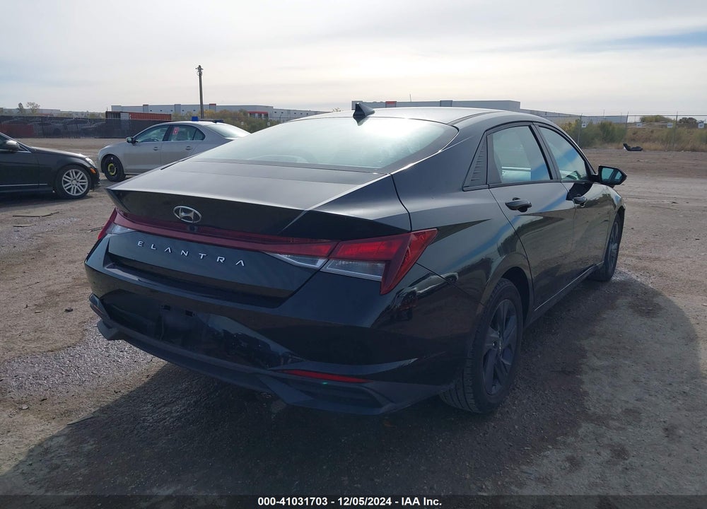 2021 HYUNDAI ELANTRA VIN: 5NPLM4AG0MH022867