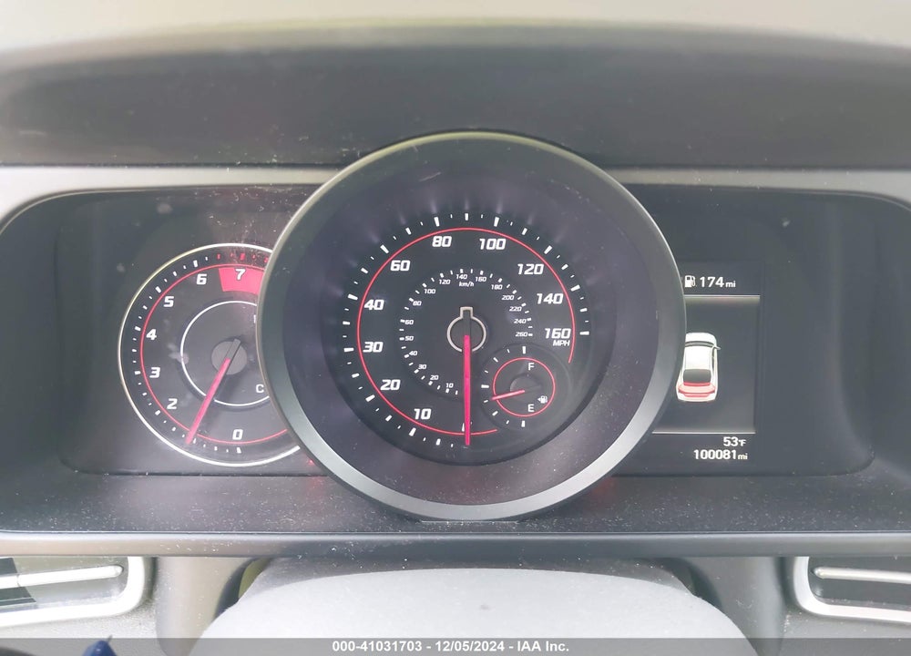 2021 HYUNDAI ELANTRA VIN: 5NPLM4AG0MH022867