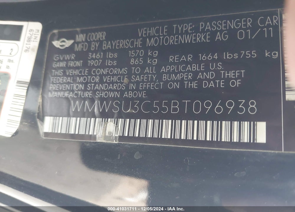 2011 MINI COOPER VIN: WMWSU3C55BT096938