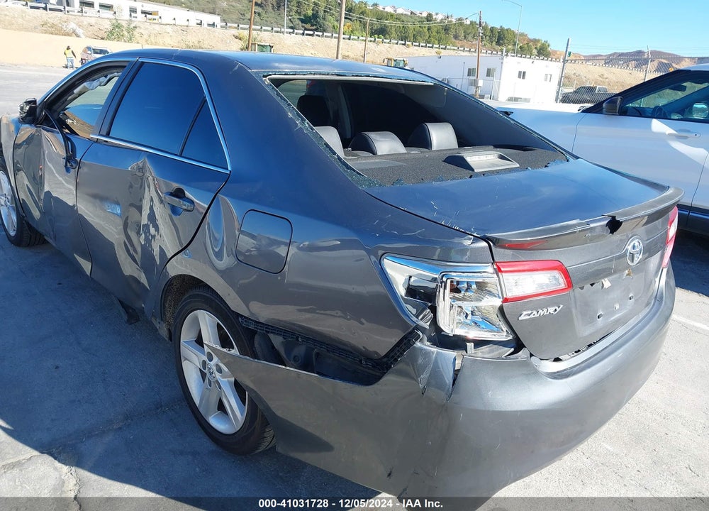 2014 TOYOTA CAMRY SE VIN: 4T1BF1FKXEU757702