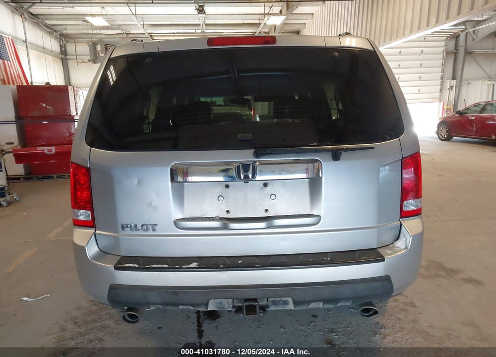 2011 HONDA PILOT EX-L VIN: 5FNYF3H51BB033208