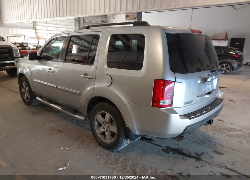 2011 HONDA PILOT EX-L VIN: 5FNYF3H51BB033208