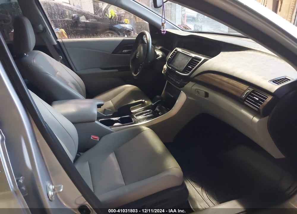 2017 HONDA ACCORD EX-L V6 VIN: 1HGCR3F8XHA041650