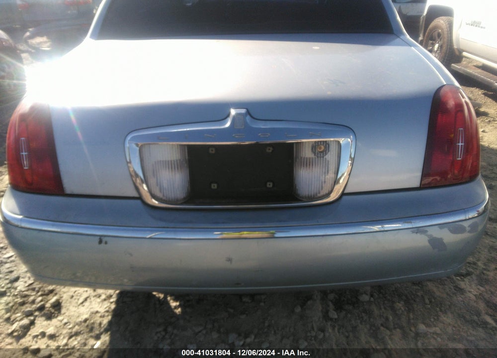 1998 LINCOLN TOWN CAR EXECUTIVE VIN: 1LNFM81W7WY638168