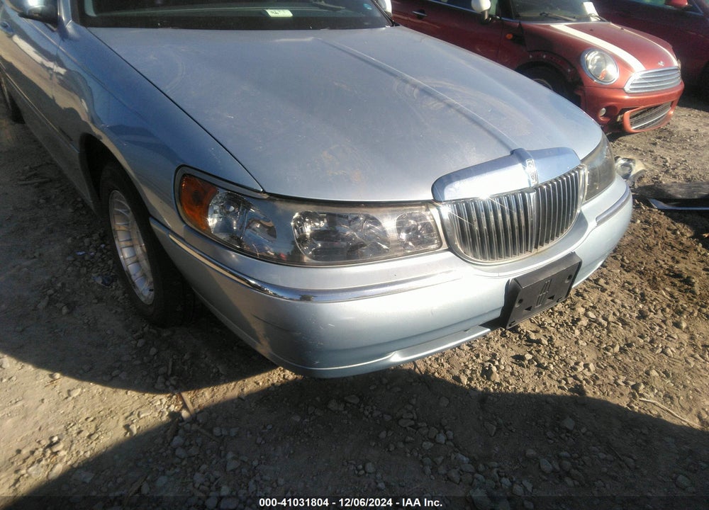 1998 LINCOLN TOWN CAR EXECUTIVE VIN: 1LNFM81W7WY638168