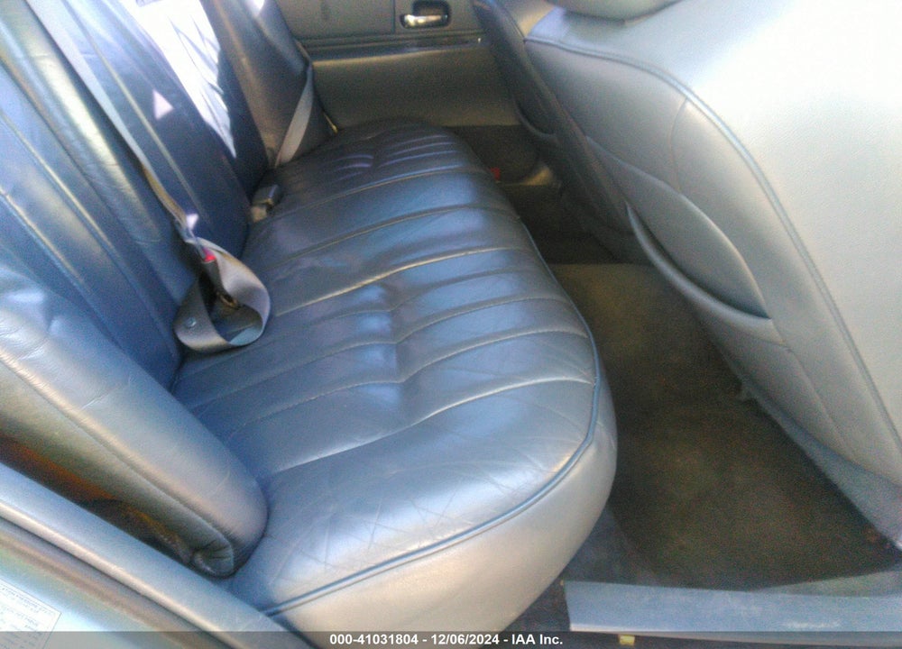 1998 LINCOLN TOWN CAR EXECUTIVE VIN: 1LNFM81W7WY638168