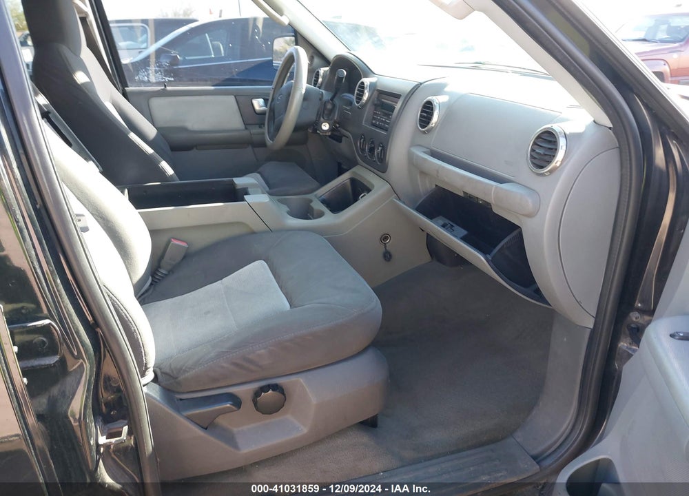 2004 FORD EXPEDITION XLT VIN: 1FMRU15W54LA01627