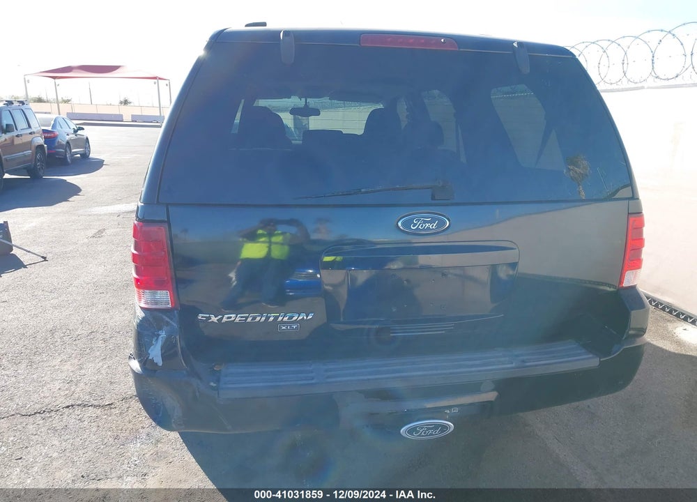 2004 FORD EXPEDITION XLT VIN: 1FMRU15W54LA01627