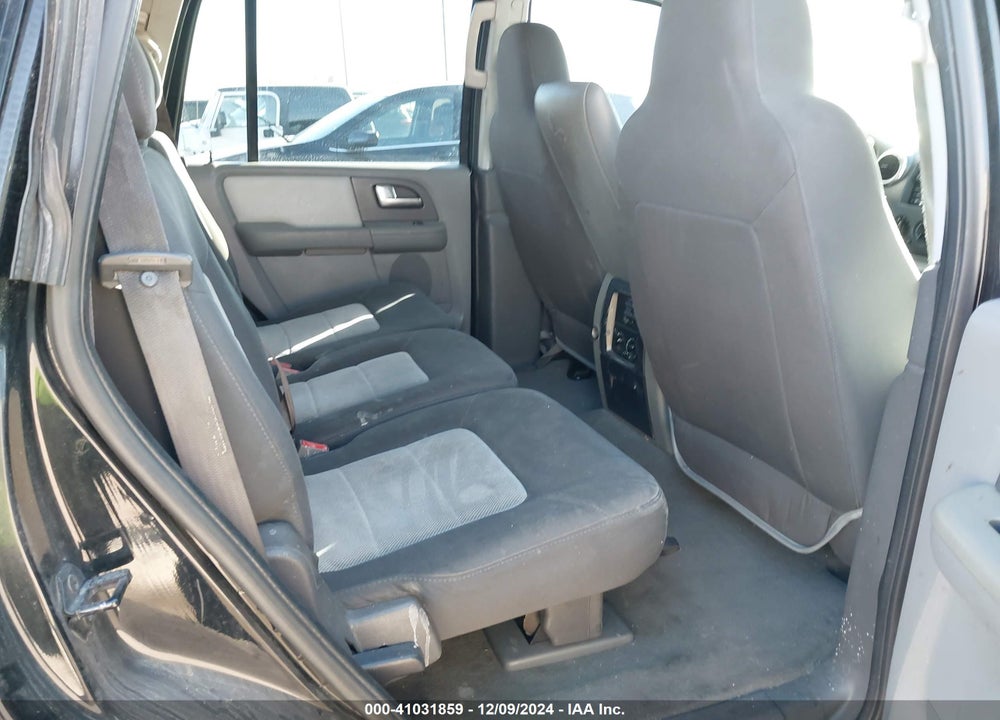 2004 FORD EXPEDITION XLT VIN: 1FMRU15W54LA01627