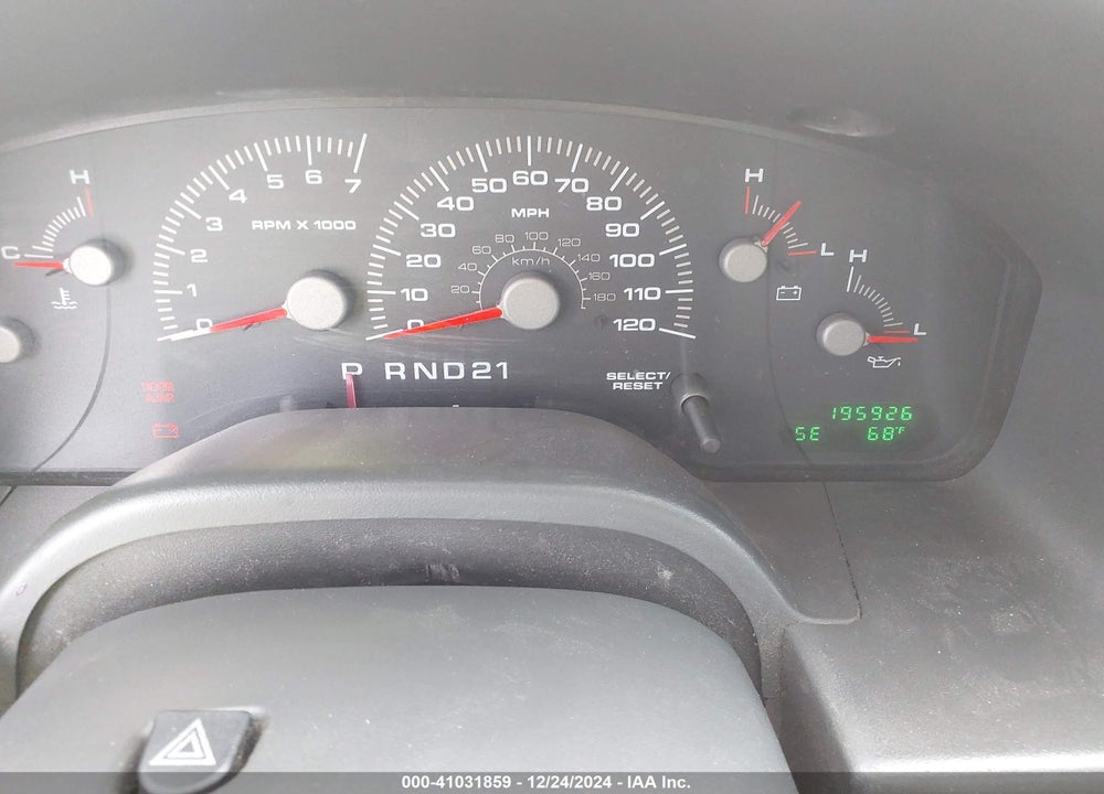 2004 FORD EXPEDITION XLT VIN: 1FMRU15W54LA01627