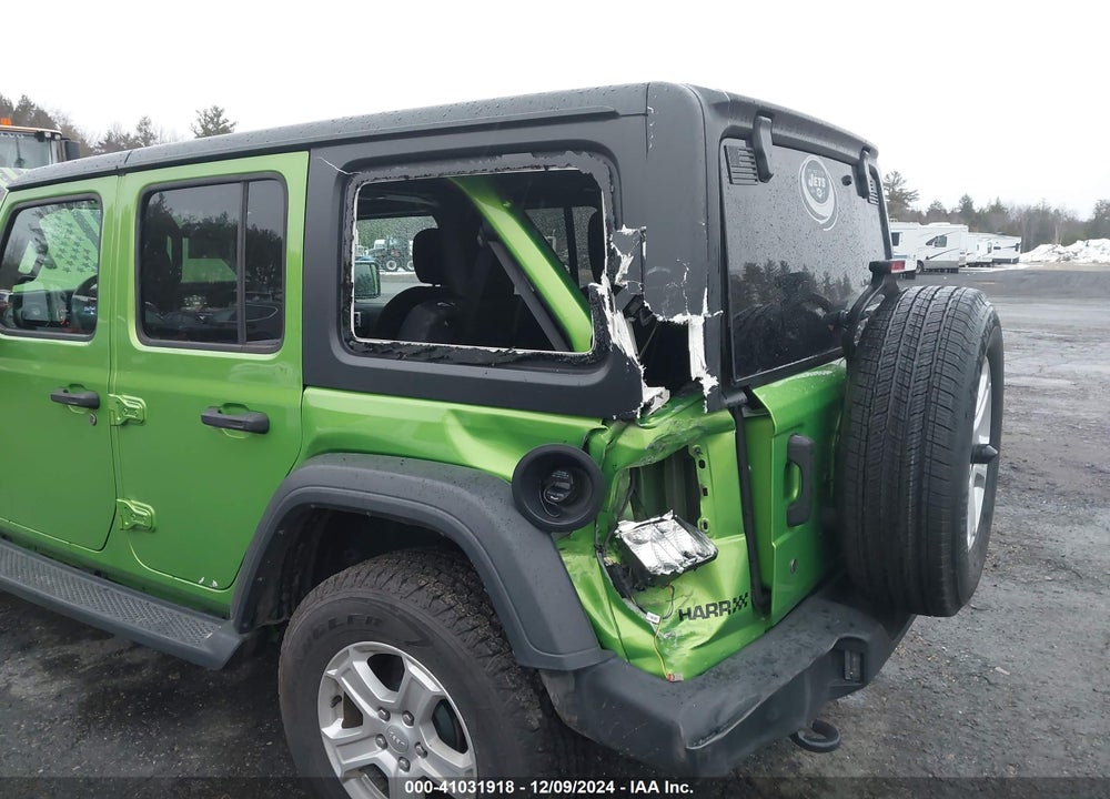 2018 JEEP WRANGLER UNLIMITED SPORT S 4X4 VIN: 1C4HJXDG3JW240884