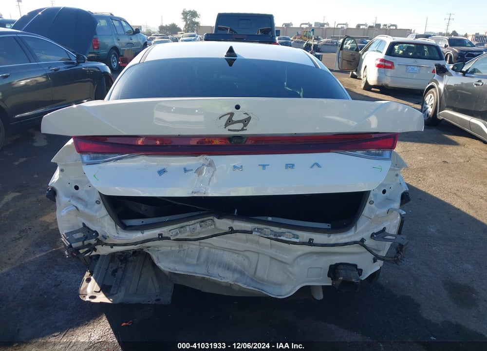 2022 HYUNDAI ELANTRA SEL VIN: 5NPLM4AG2NH079637