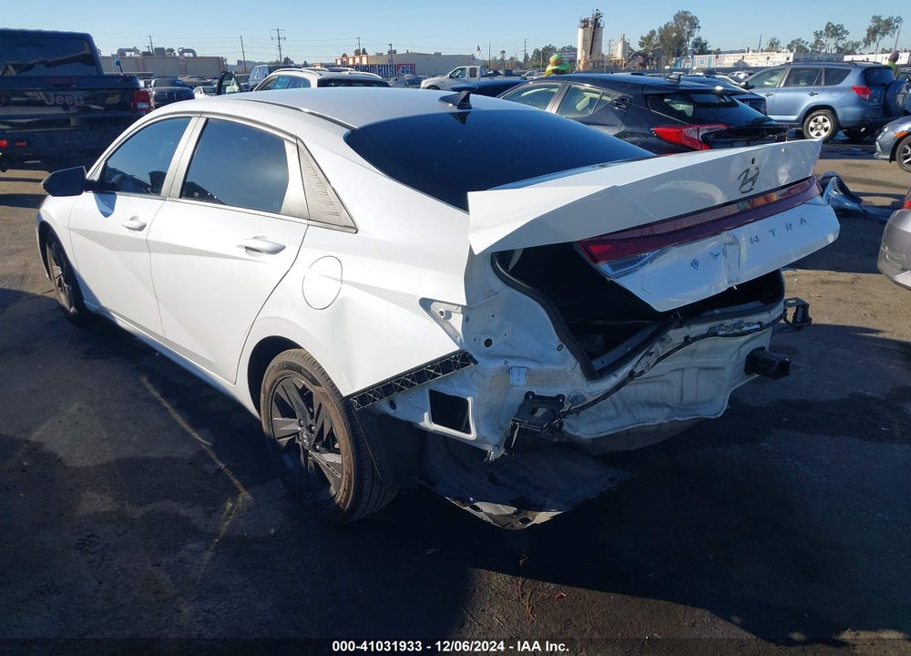 2022 HYUNDAI ELANTRA SEL VIN: 5NPLM4AG2NH079637