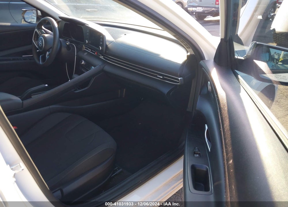 2022 HYUNDAI ELANTRA SEL VIN: 5NPLM4AG2NH079637