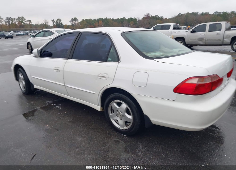 2000 HONDA ACCORD 3.0 EX VIN: 1HGCG1659YA078995