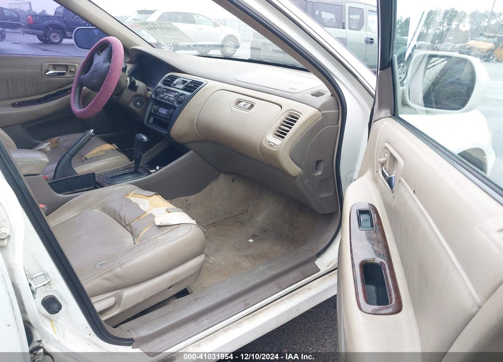 2000 HONDA ACCORD 3.0 EX VIN: 1HGCG1659YA078995