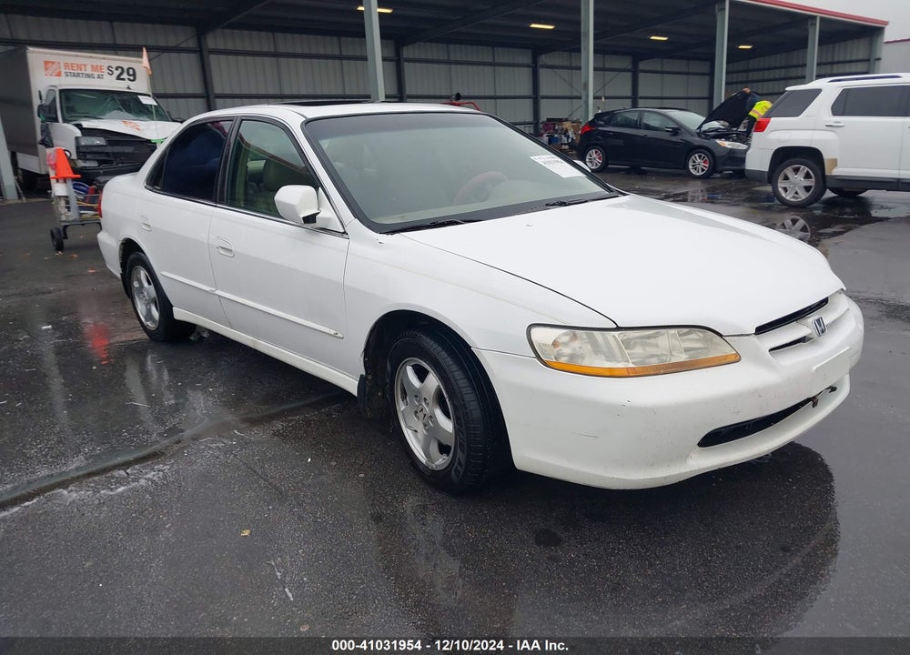 2000 HONDA ACCORD 3.0 EX VIN: 1HGCG1659YA078995