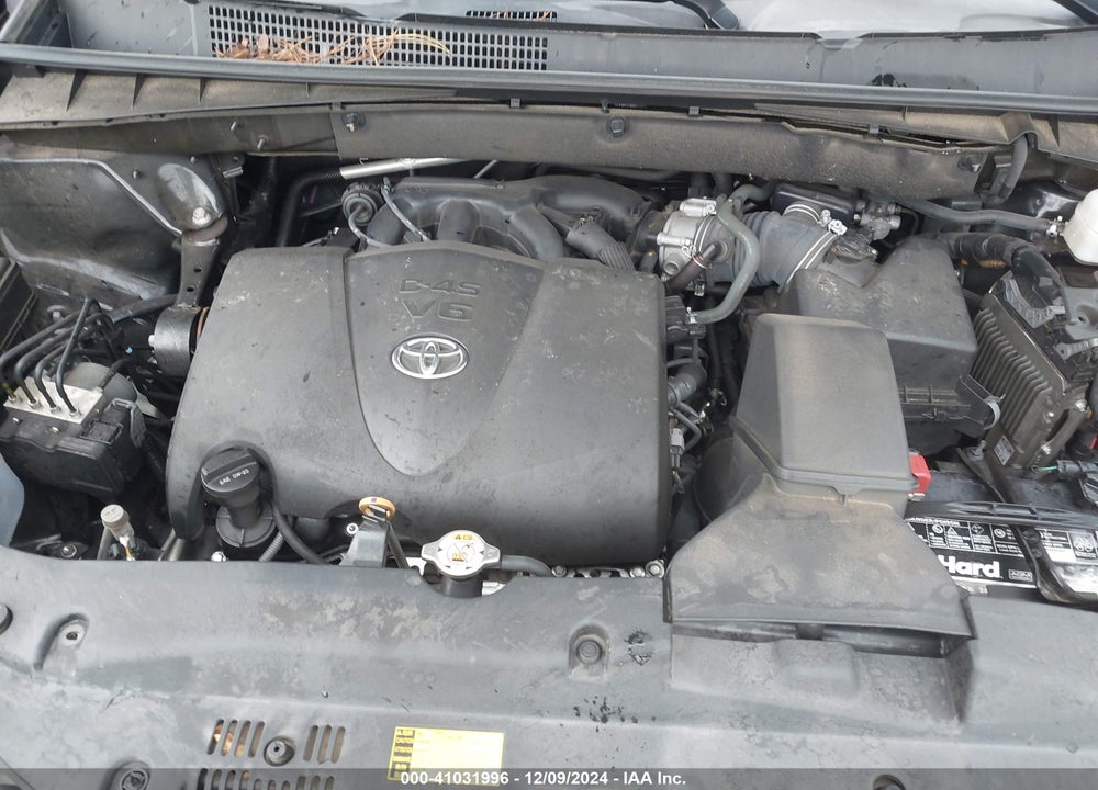 2019 TOYOTA HIGHLANDER XLE VIN: 5TDKZRFH9KS566223