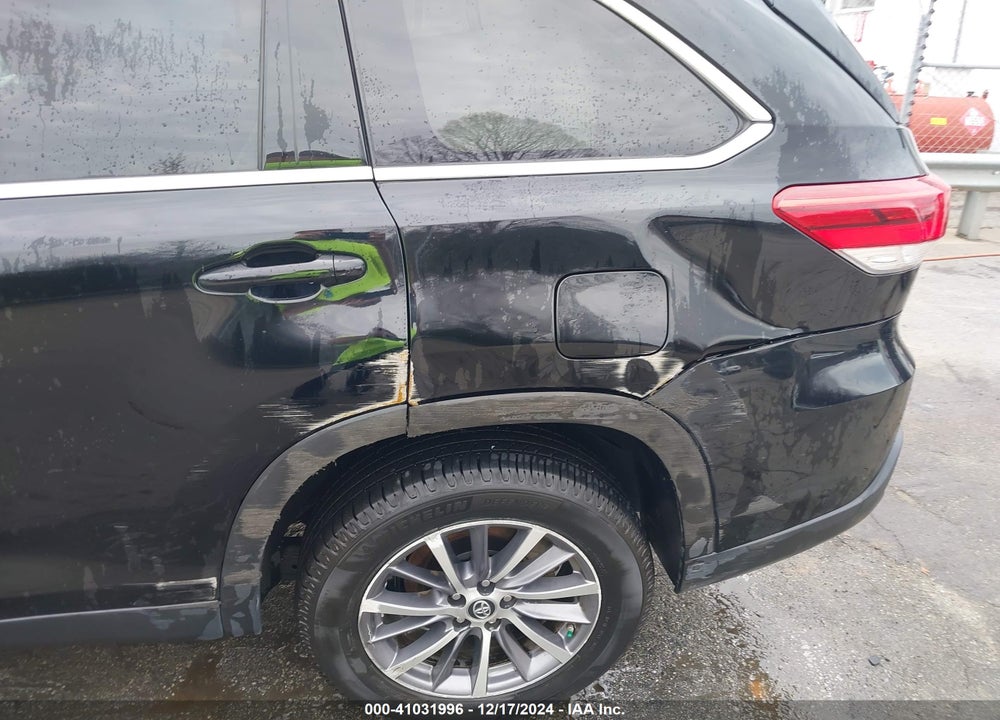 2019 TOYOTA HIGHLANDER XLE VIN: 5TDKZRFH9KS566223