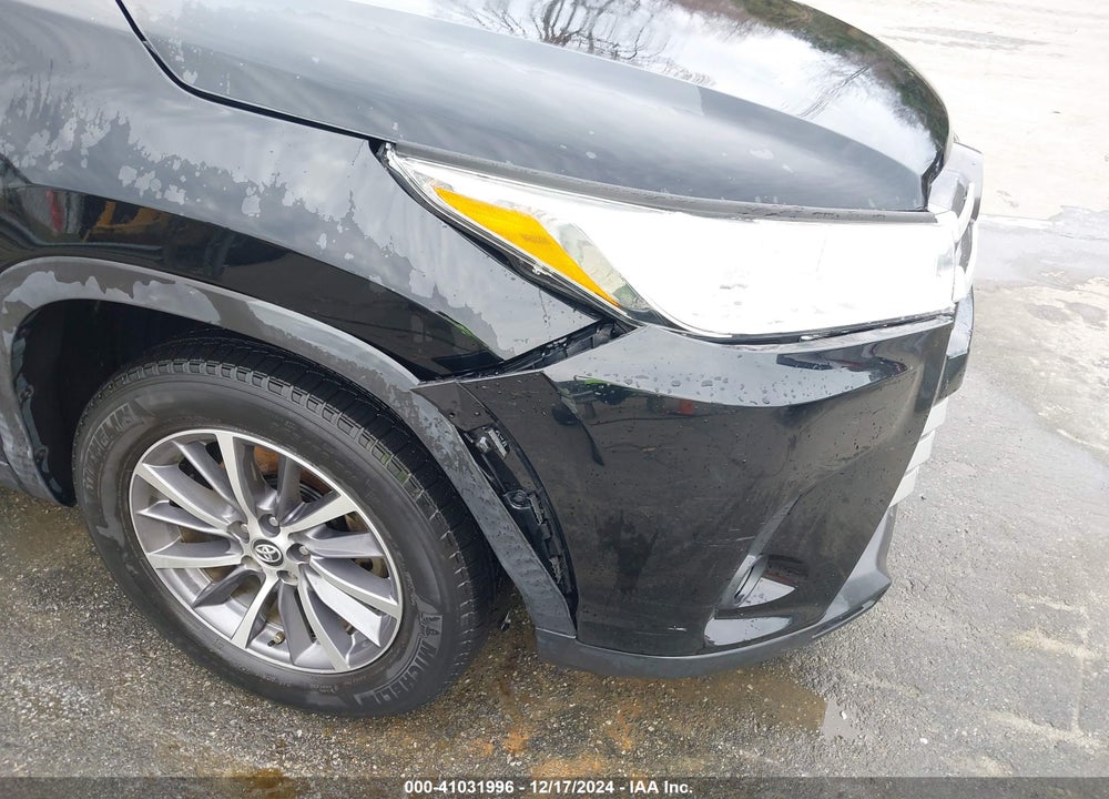 2019 TOYOTA HIGHLANDER XLE VIN: 5TDKZRFH9KS566223