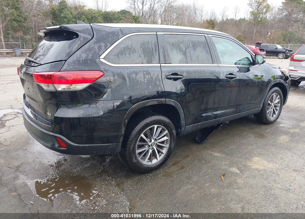 2019 TOYOTA HIGHLANDER XLE VIN: 5TDKZRFH9KS566223