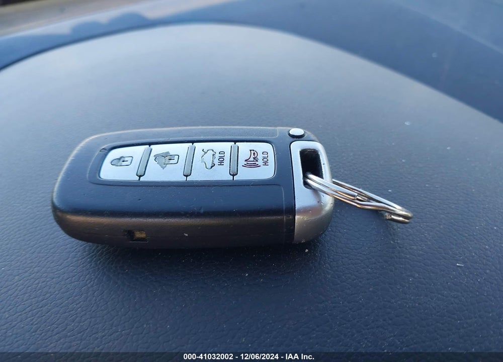2011 HYUNDAI SONATA SE VIN: 5NPEC4AC3BH054721