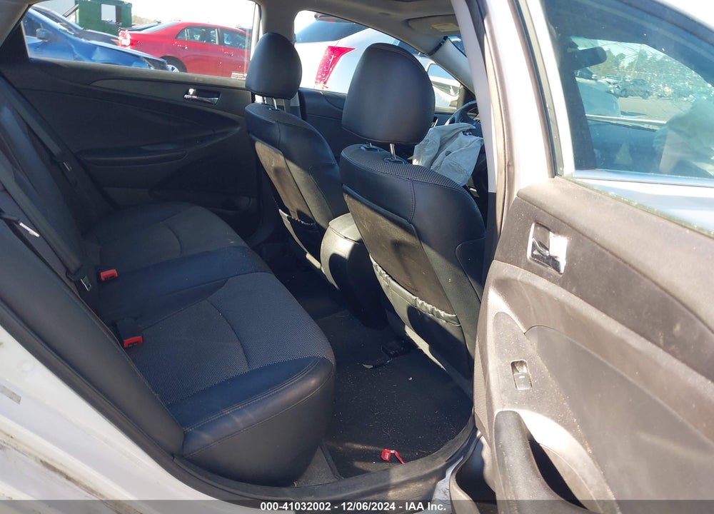 2011 HYUNDAI SONATA SE VIN: 5NPEC4AC3BH054721