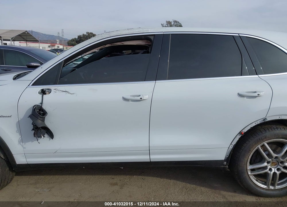 2015 PORSCHE CAYENNE VIN: WP1AF2A21FLA35831