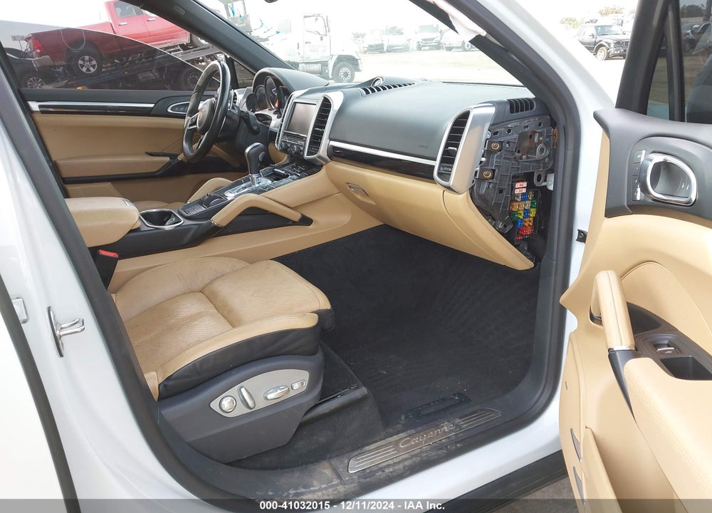 2015 PORSCHE CAYENNE VIN: WP1AF2A21FLA35831