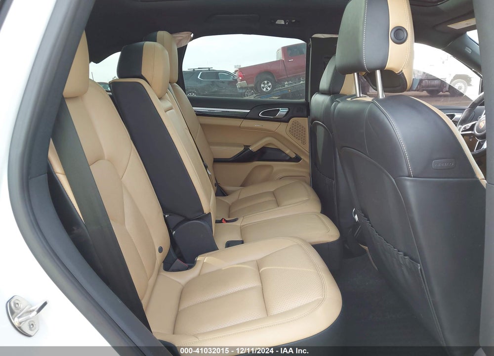 2015 PORSCHE CAYENNE VIN: WP1AF2A21FLA35831