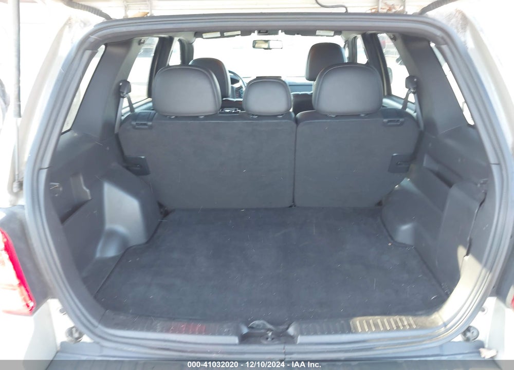 2010 FORD ESCAPE LIMITED VIN: 1FMCU0E76AKC63084