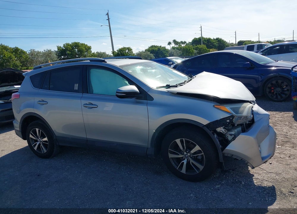 2018 TOYOTA RAV4 ADVENTURE/XLE VIN: 2T3WFREV0JW466249
