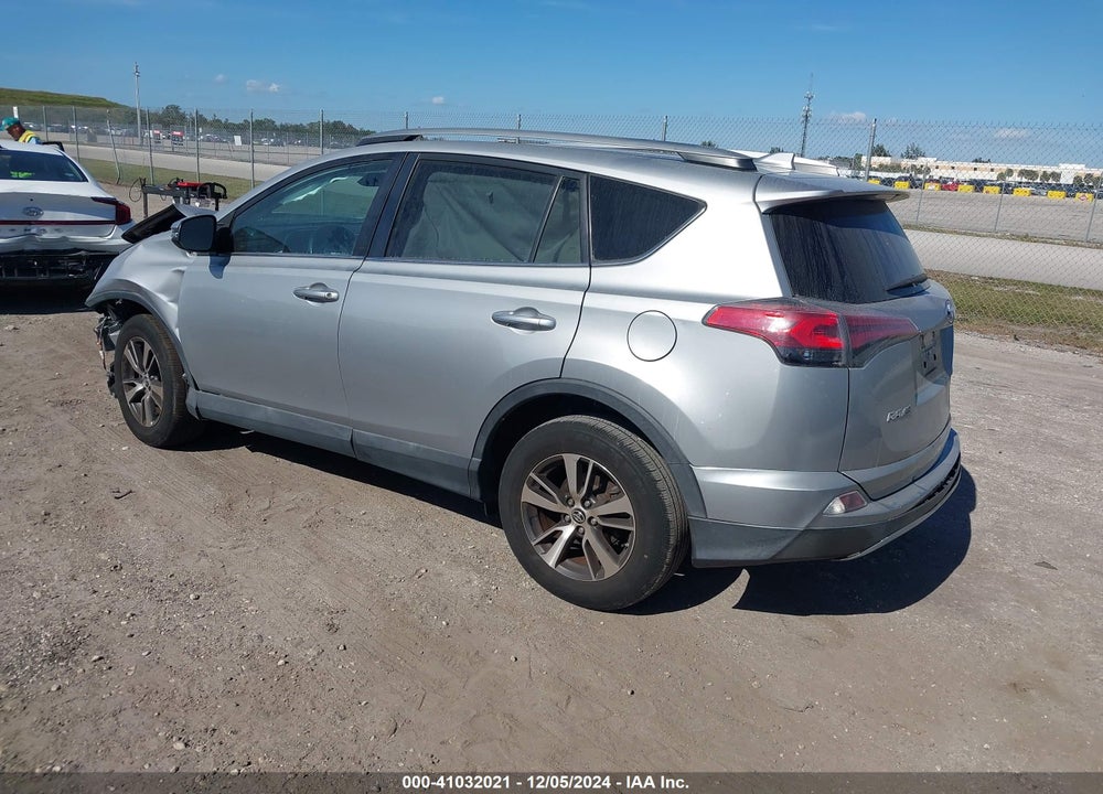 2018 TOYOTA RAV4 ADVENTURE/XLE VIN: 2T3WFREV0JW466249