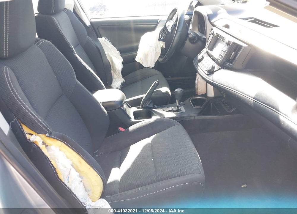 2018 TOYOTA RAV4 ADVENTURE/XLE VIN: 2T3WFREV0JW466249
