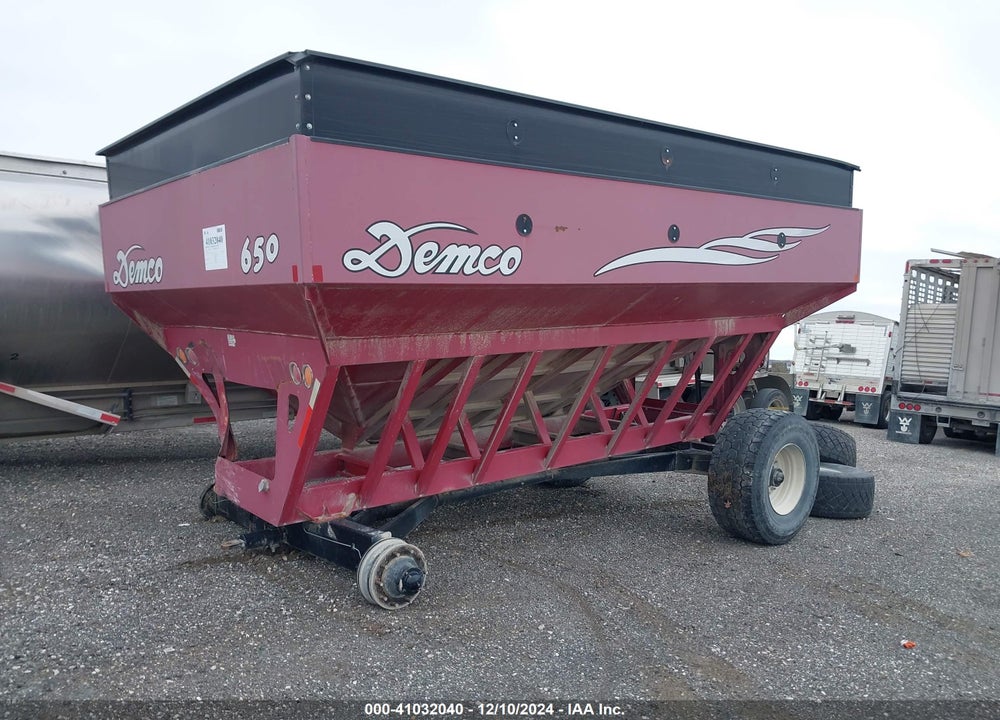 2007 DEMCO 650 GRAIN CART VIN: DEMCO650