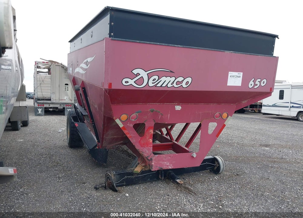 2007 DEMCO 650 GRAIN CART VIN: DEMCO650