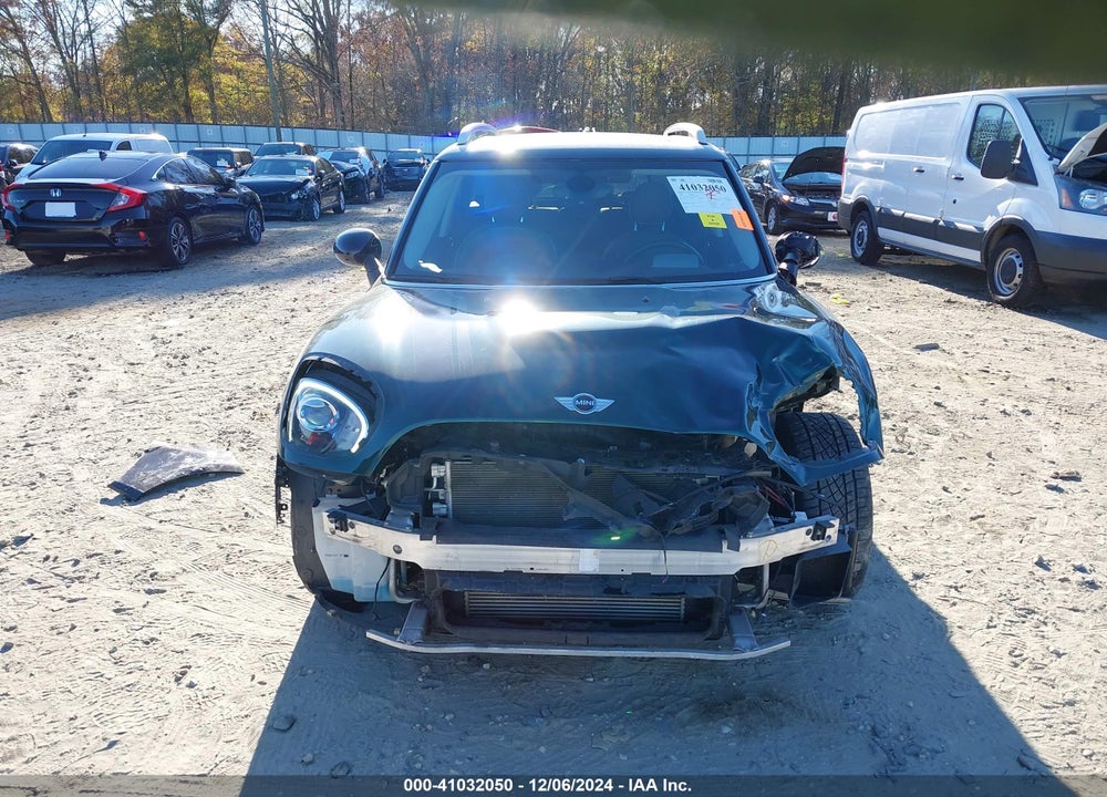 2018 MINI COUNTRYMAN COOPER S VIN: WMZYT5C39J3E62525
