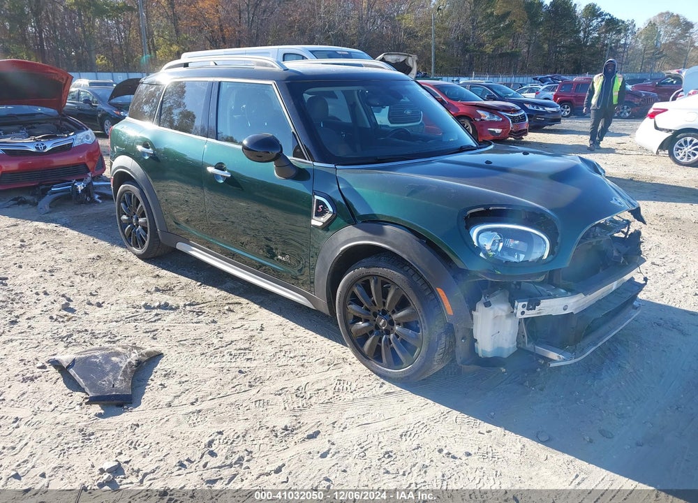 2018 MINI COUNTRYMAN COOPER S VIN: WMZYT5C39J3E62525