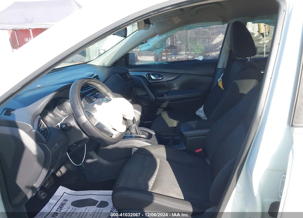 2017 NISSAN ROGUE SV VIN: KNMAT2MVXHP569017