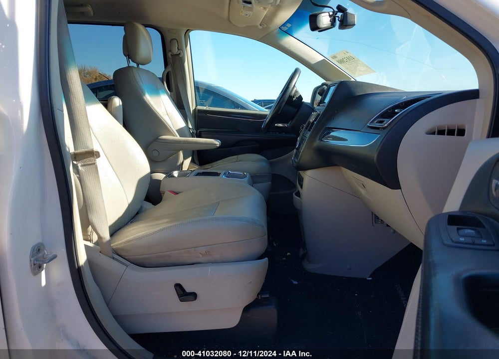 2011 CHRYSLER TOWN & COUNTRY TOURING-L VIN: 2A4RR8DG7BR759864