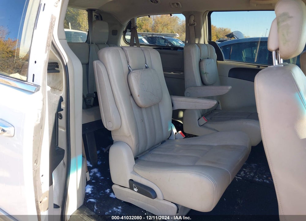 2011 CHRYSLER TOWN & COUNTRY TOURING-L VIN: 2A4RR8DG7BR759864