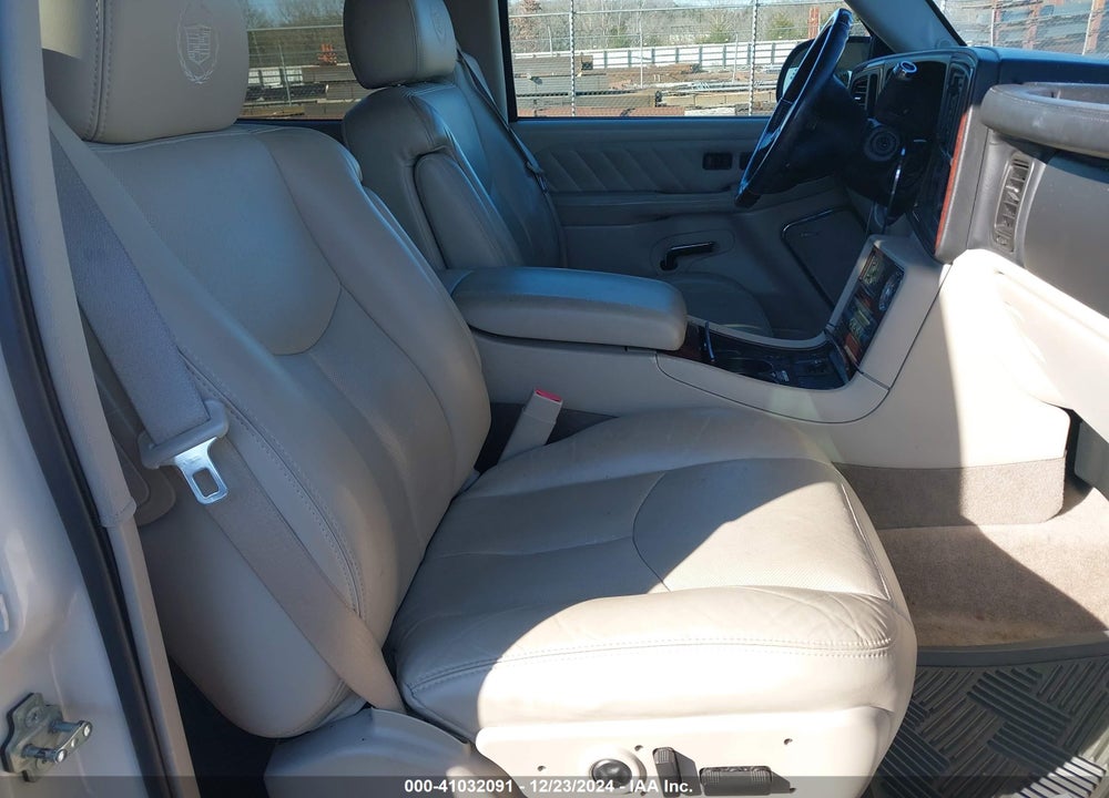 2005 CADILLAC ESCALADE ESV PLATINUM EDITION VIN: 3GYFK66N95G259657