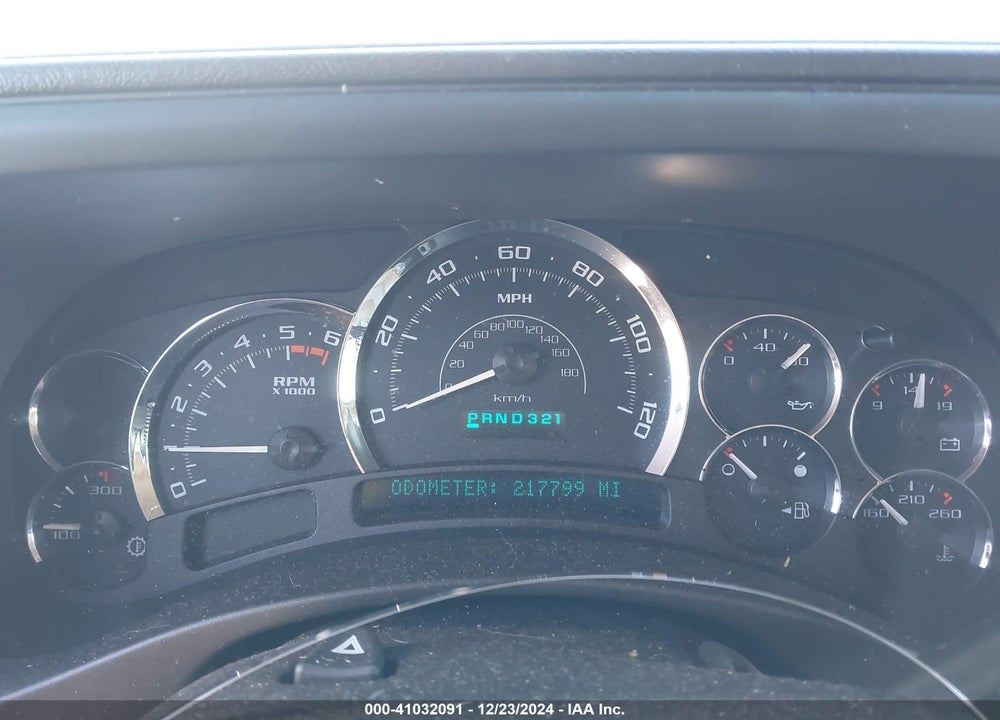 2005 CADILLAC ESCALADE ESV PLATINUM EDITION VIN: 3GYFK66N95G259657