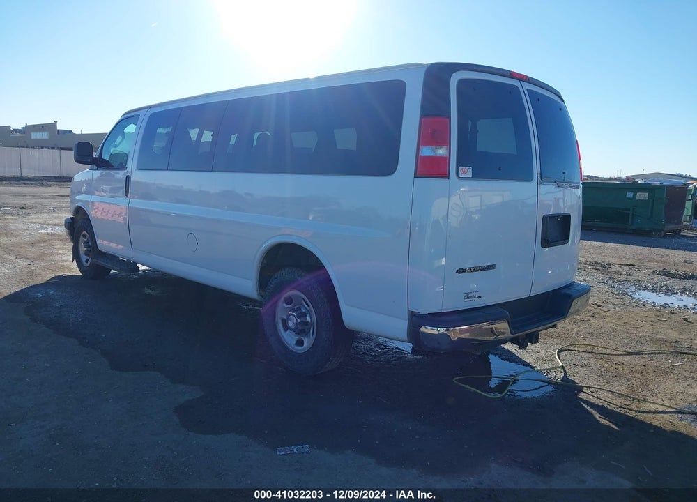 2018 CHEVROLET EXPRESS 3500 LT VIN: 1GAZGPFG7J1334885