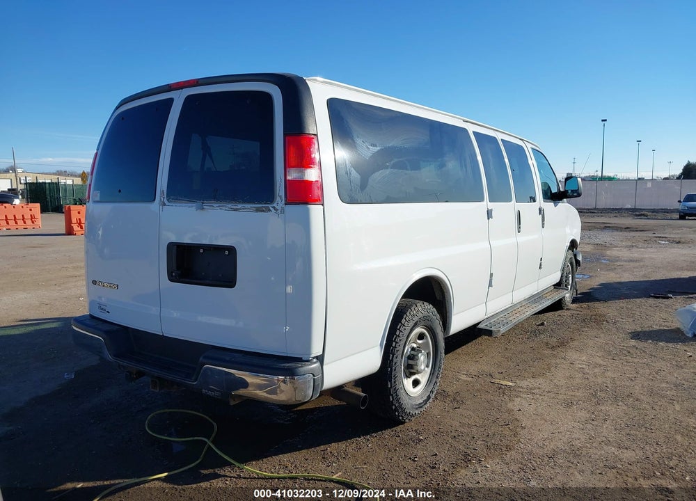 2018 CHEVROLET EXPRESS 3500 LT VIN: 1GAZGPFG7J1334885