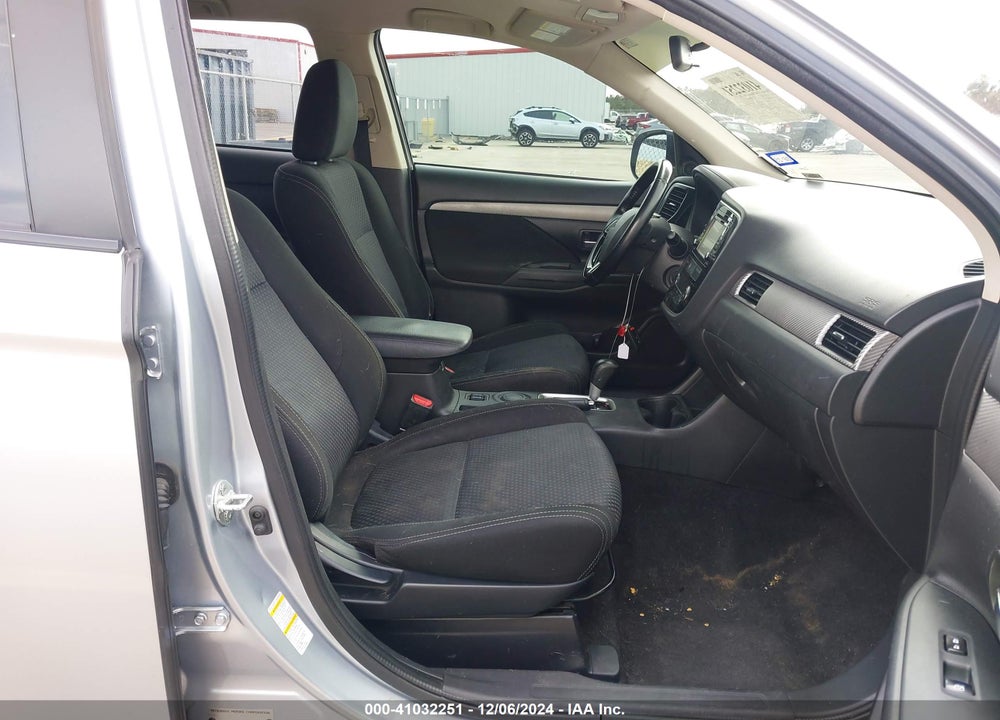 2016 MITSUBISHI OUTLANDER SE VIN: JA4AD3A34GZ057272