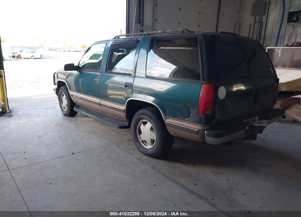 1998 CHEVROLET TAHOE LS VIN: 1GNEK13RXWJ300834