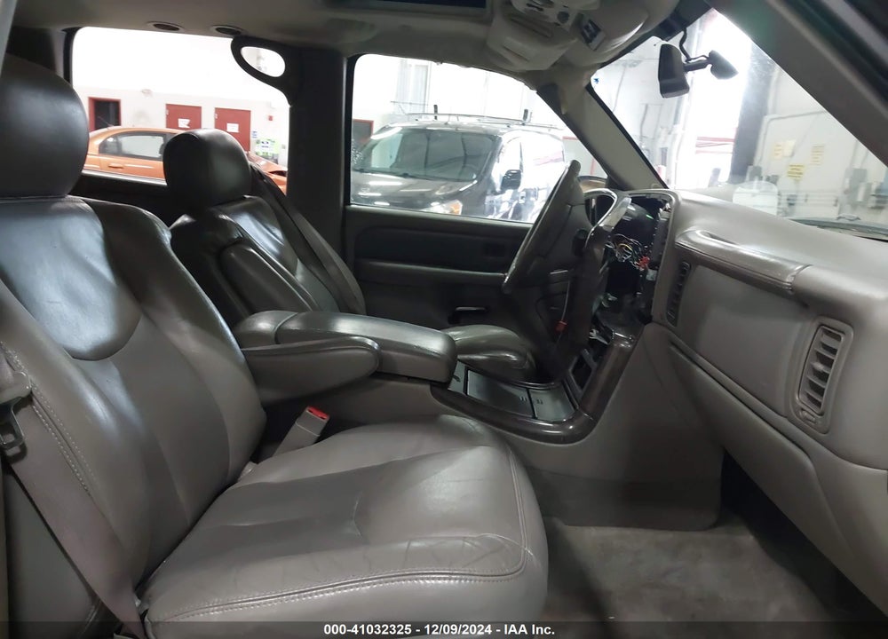 2004 GMC YUKON XL 1500 DENALI VIN: 1GKFK66U04J183826